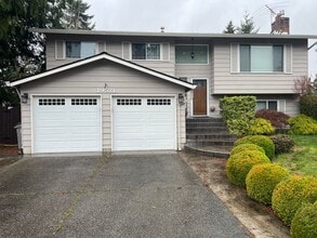 Building Photo - 19521 145th Ave SE