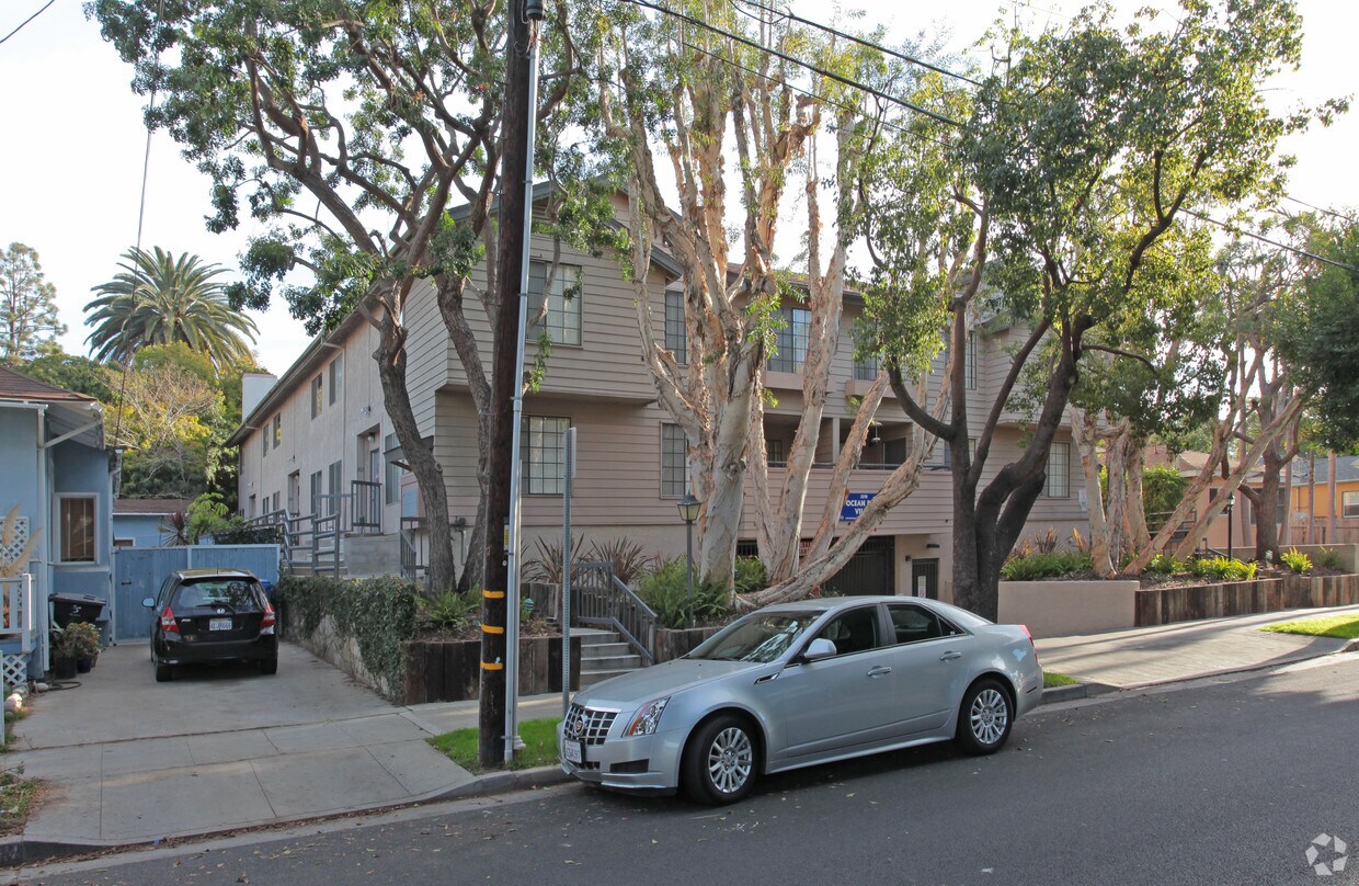 Ocean Park Villa Apartments in Santa Monica, CA