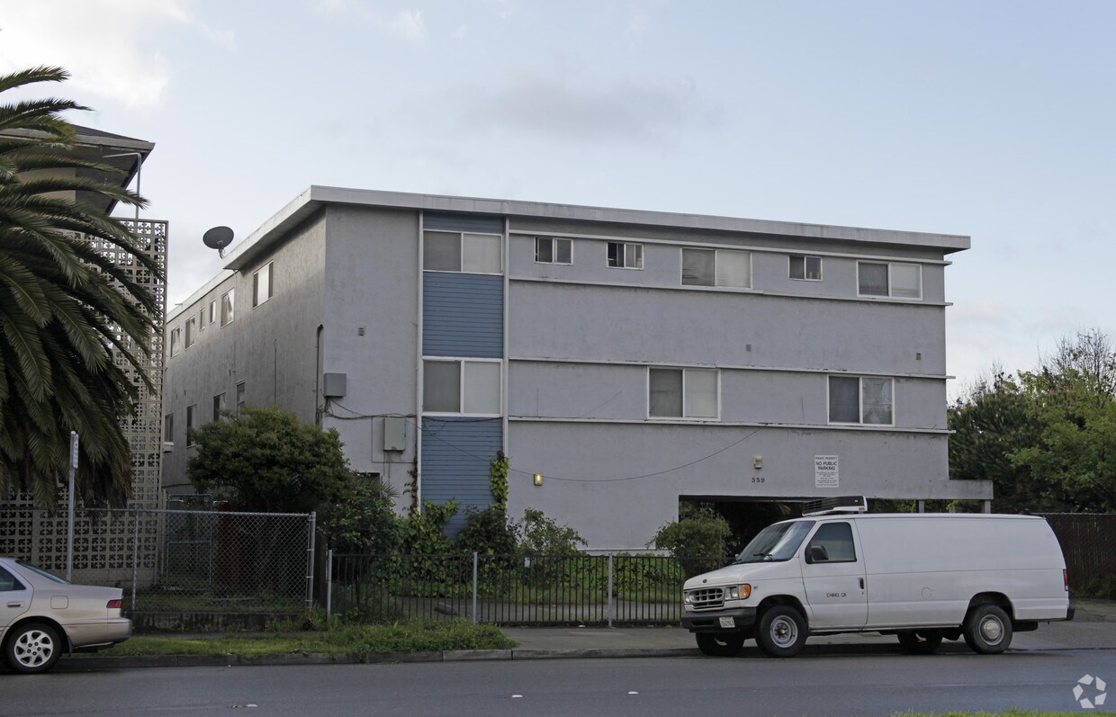 Foto del edificio - Parkway Apartments