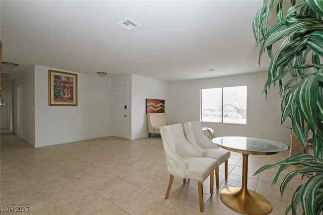 Building Photo - 396 Dooley Dr