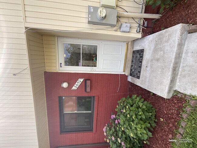 Foto del edificio - 8650 Brae Brooke Dr
