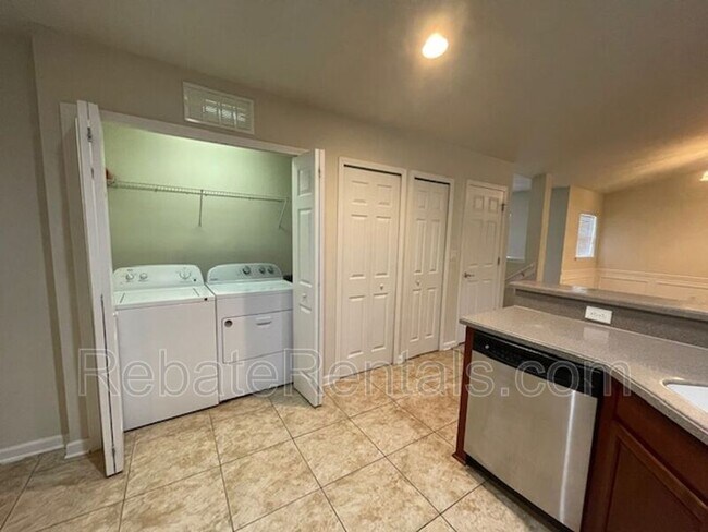 Foto del edificio - 6612 White Blossom Ct