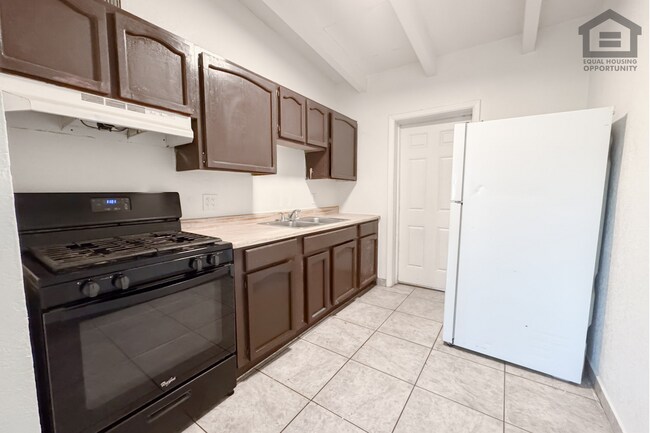 Foto del edificio - 2Bed/1Bath House at McDowell/32nd St! Ready for Immediate Move-In! – NO HOA!
