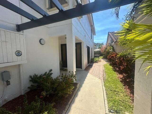 Foto del edificio - 5536 Eton Ct
