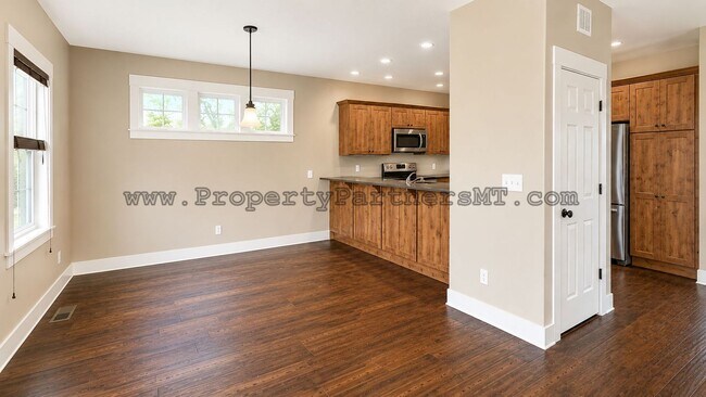 Foto del edificio - *** Beautiful *** 3 Bed 2 Bath house in Alder Creek