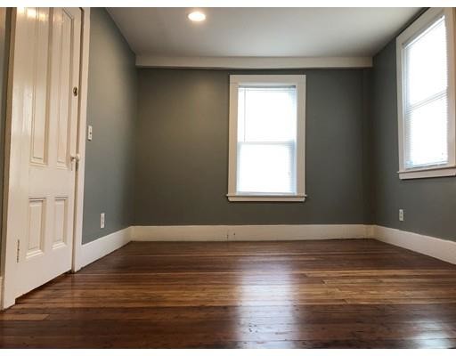 Building Photo - 127 Blossom St