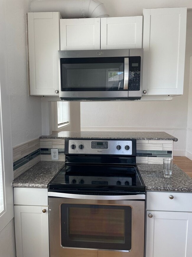 Building Photo - 4 Bedroom Single Family Home in Fresno