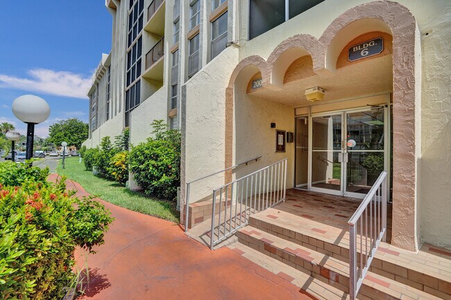 Foto del edificio - 2000 Atlantic Shores Blvd