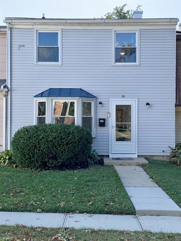 Primary Photo - 2 br, 1.5 bath Townhome - 10 Felter Place