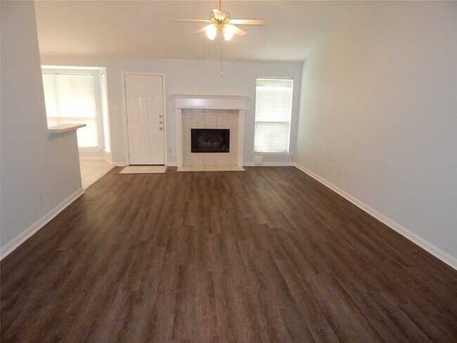 Building Photo - 6406 Horsepen Bayou Dr