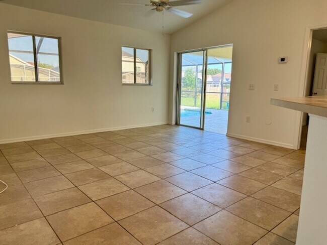 Foto del edificio - 838 Hillcrest Dr
