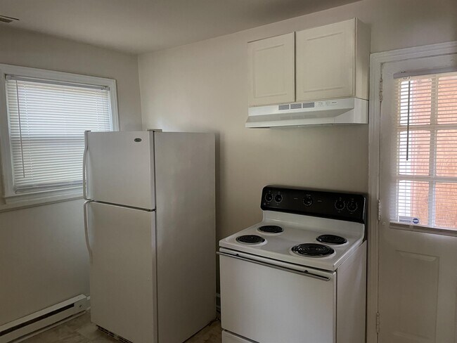 Foto del edificio - 2804 Wildwood Dr