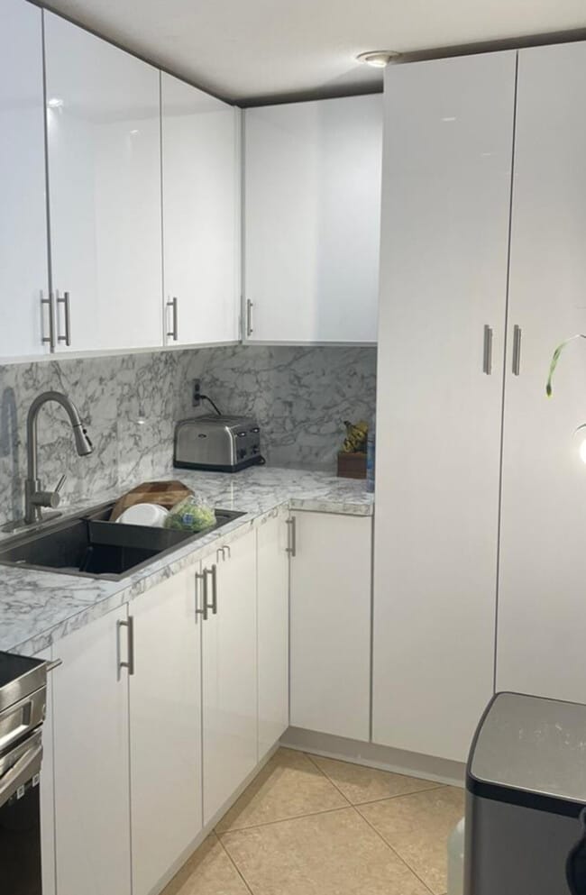 Building Photo - Doral Gardens 4240