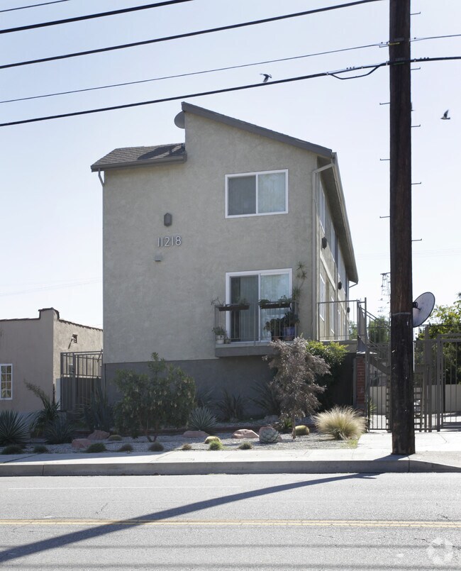 Foto del edificio - 11218 Oxnard St