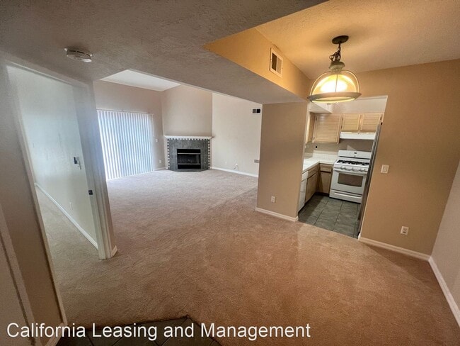 Building Photo - 2 br, 2 bath House - 24109 Del Monte  #466