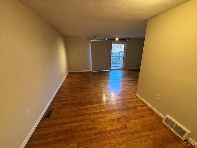 Foto del edificio - 4307 Candlelight Ln