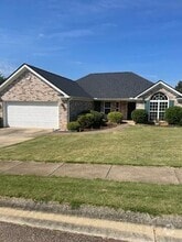 Building Photo - 625 Lory Ln
