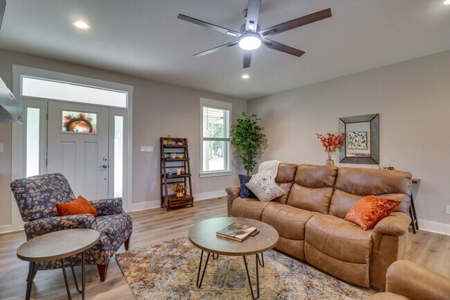 Building Photo - 5034 Burnley Rd