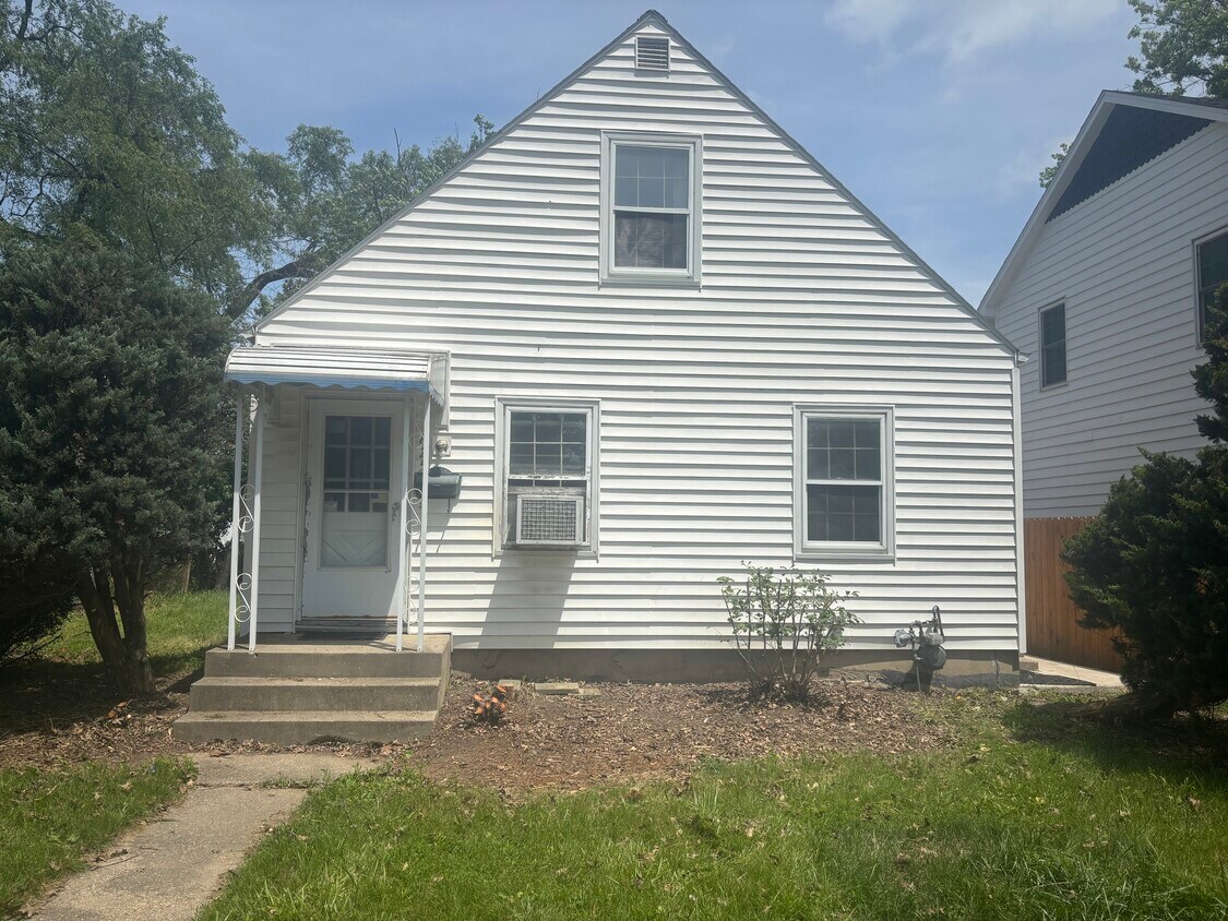 Primary Photo - 825 McKinnie Ave