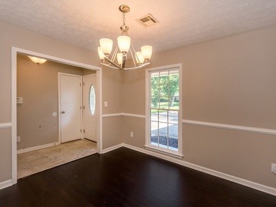 Building Photo - 3830 Fieldcrest Dr