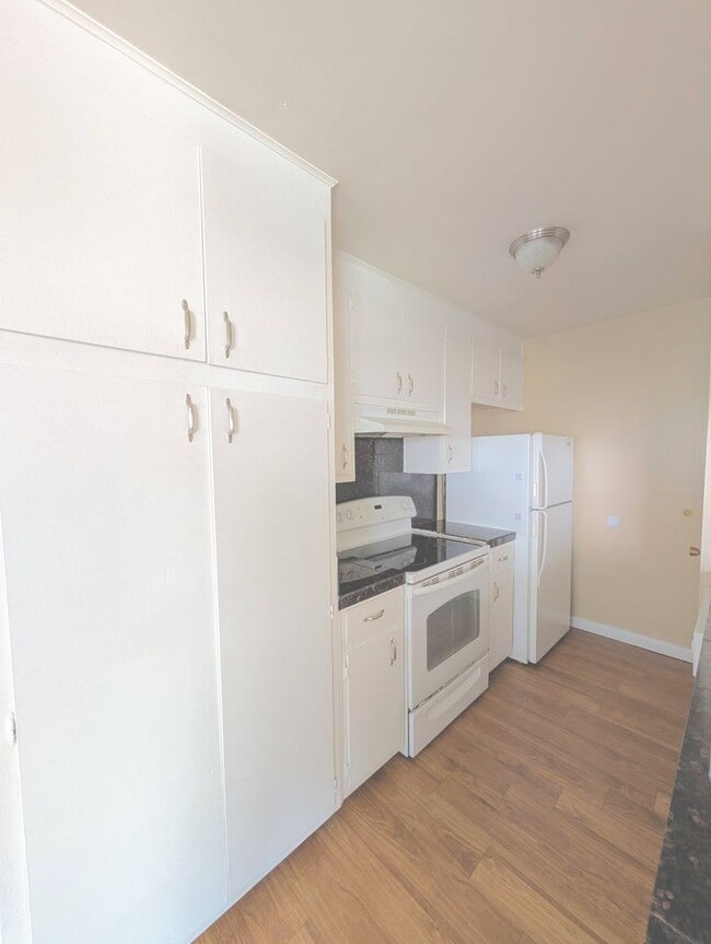 Building Photo - 6435 Greenback Ln