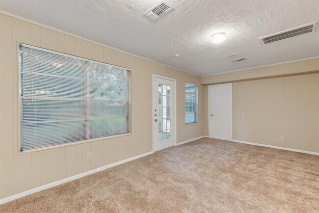Building Photo - 17018 Banchory Ave