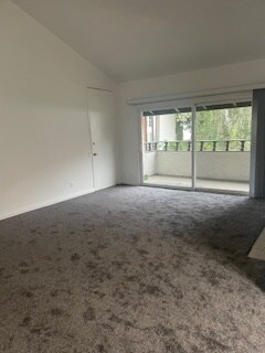 Foto del edificio - 31535 Lindero Canyon Rd