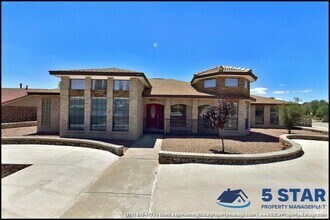 Building Photo - 11620 Maria Seanes Dr