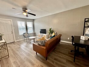 Building Photo - 6705 Fairway Dr