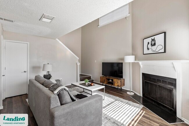 Foto del edificio - 1919 W Tarrant Rd