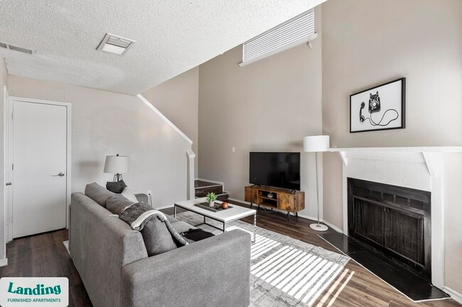 Building Photo - 1919 W Tarrant Rd