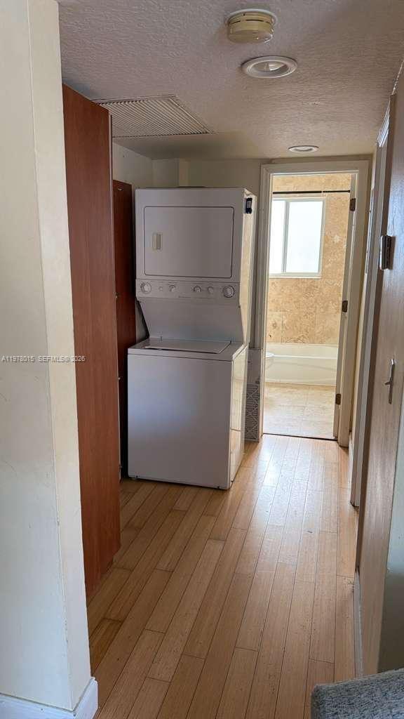 Foto del edificio - 10101 W Bay Harbor Dr