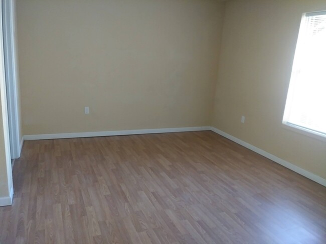 Foto del edificio - 3125 E 4th Ave