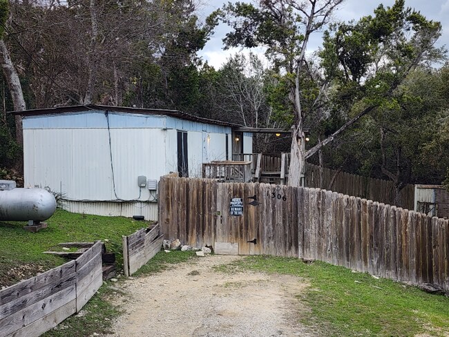 Building Photo - 1306 Hidden Fawn
