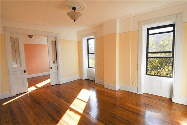 Primary Photo - 393 Lewis Ave