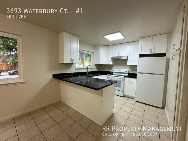 Foto del edificio - 3693 Waterbury Ct
