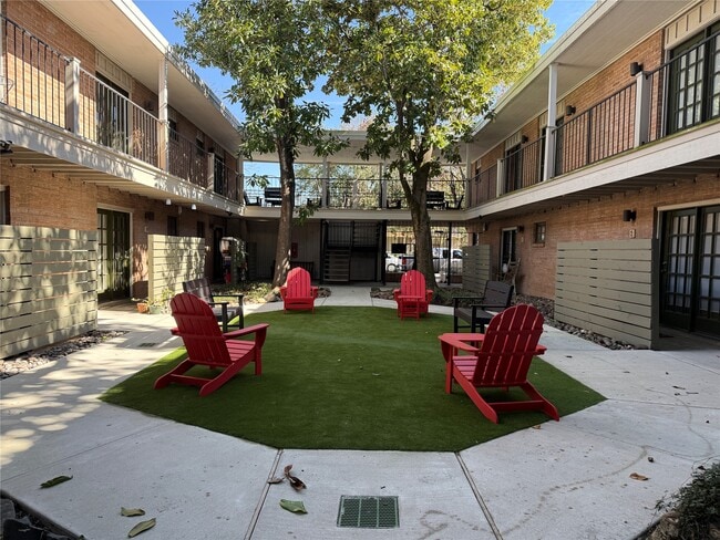 Building Photo - 1801 Cortlandt St