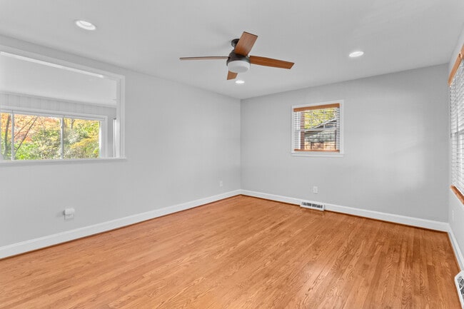 Foto del edificio - 1532 Starbrook Dr