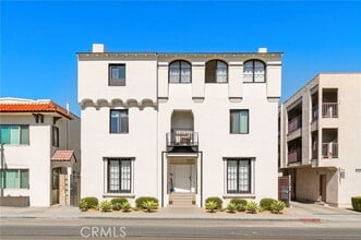 Building Photo - 1827 E 4th St