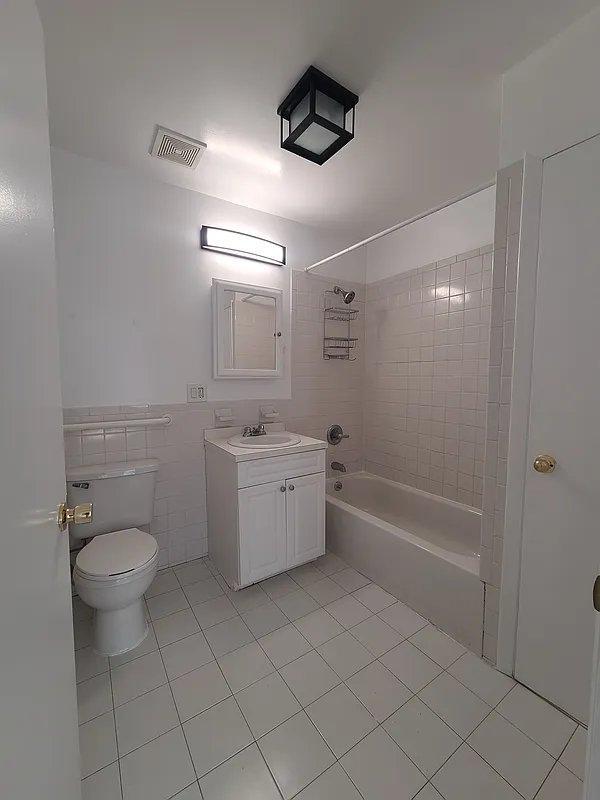 Foto del edificio - 1 bedroom in New York NY 10019