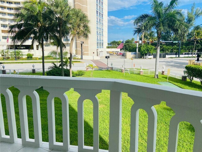 Building Photo - 3199 S Ocean Dr