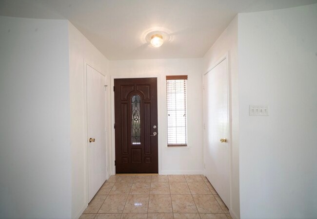 Building Photo - 9519 Deep Valley Dr