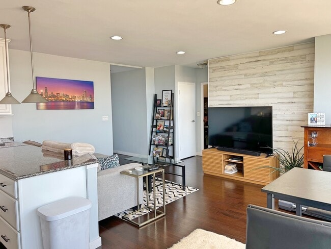 Foto del edificio - 3900 N Lake Shore Dr
