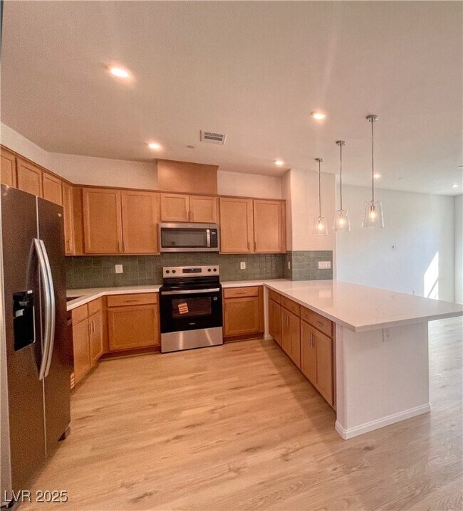 Foto del edificio - 8683 Luxuriant Ave