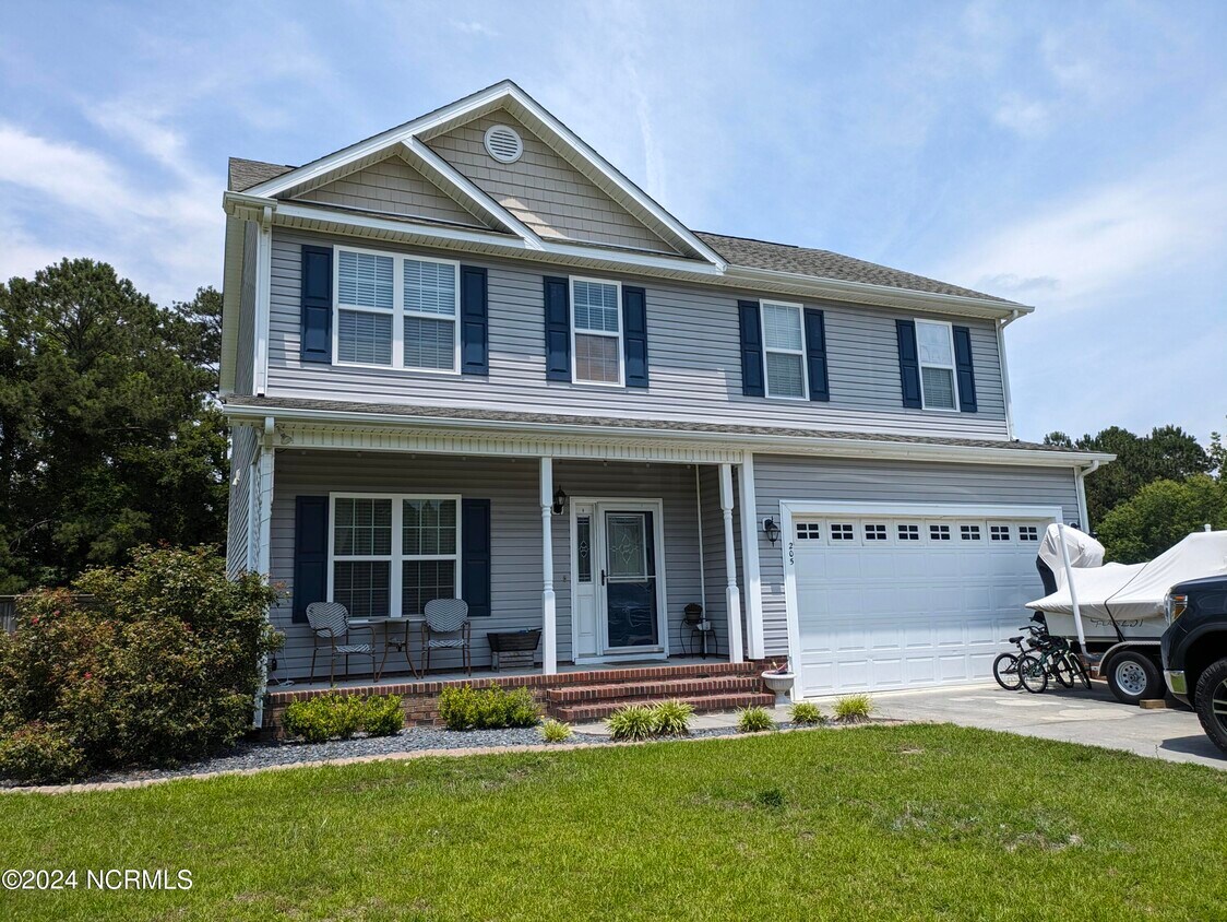 Primary Photo - 205 Bell Ridge Ln