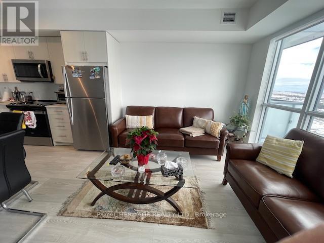 Building Photo - 2545 Simcoe St N