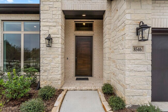 Building Photo - 8546 Burdekin Rd