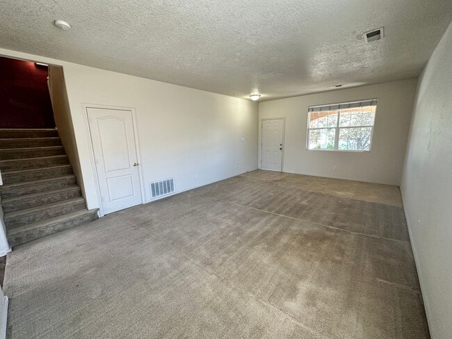 Foto del edificio - Stunning 3 bed, 2.5 bath, 2575 sq ft home ...