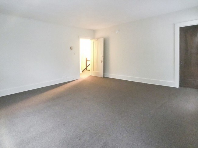 Foto del edificio - 2BR/1BA ALL UTILITIES INCLUDED!