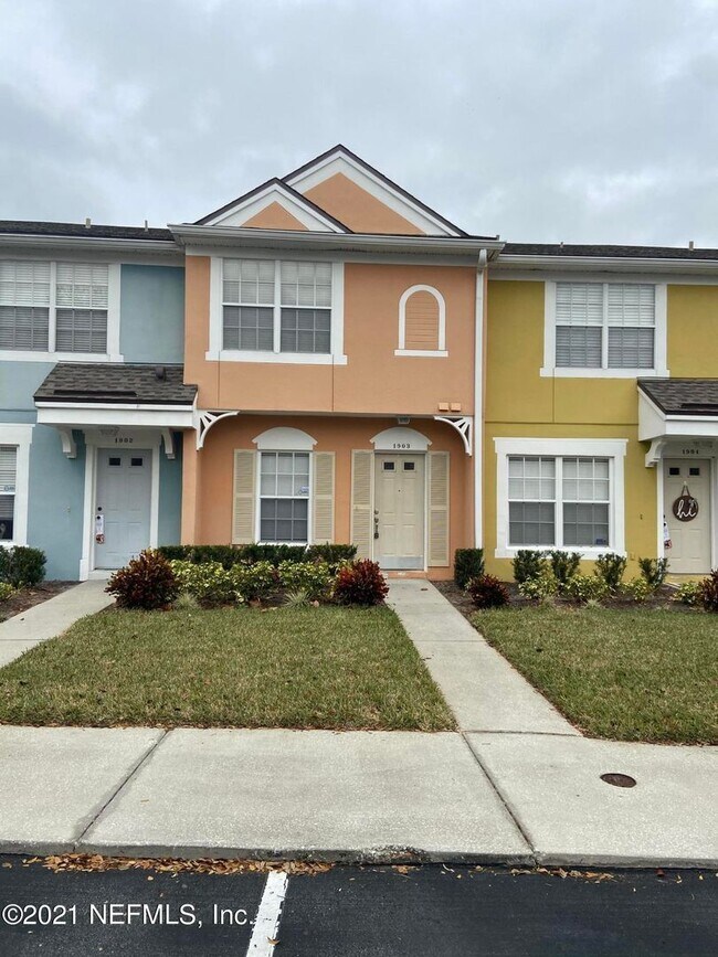 Building Photo - Gated Community close to the beaches!